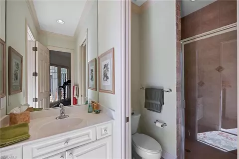 Bath - 376 Mallory Ct, Naples, FL 34110 photo 3 of 4