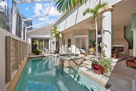 376 Mallory Ct, Naples, FL 34110