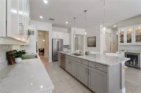 Kitchen - 3272 Pilot Cir, Naples, FL 34120 photo 4 of 5
