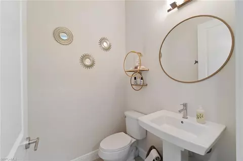 Bath - 3272 Pilot Cir, Naples, FL 34120 photo 6 of 6