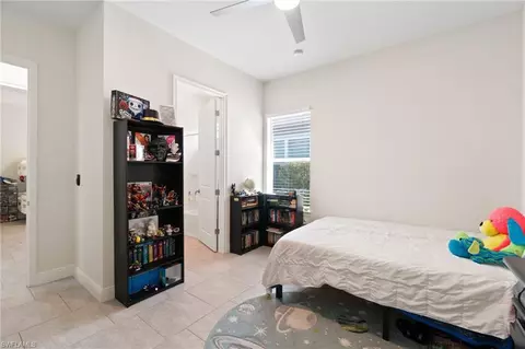 Bedroom - 3272 Pilot Cir, Naples, FL 34120 photo 5 of 6
