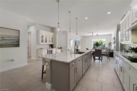 Kitchen - 3272 Pilot Cir, Naples, FL 34120 photo 3 of 5
