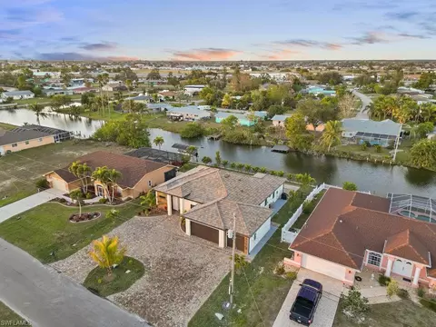 1215 NE 3rd Ter, Cape Coral, FL 33909