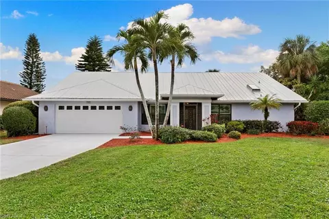 107 Cedar Crest Ct, Naples, FL 34113