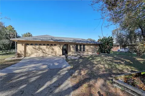 2325 Lazy River Ln, Fort Myers, FL 33905
