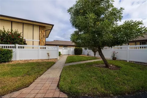 4289 Island Cir #2, Fort Myers, FL 33919