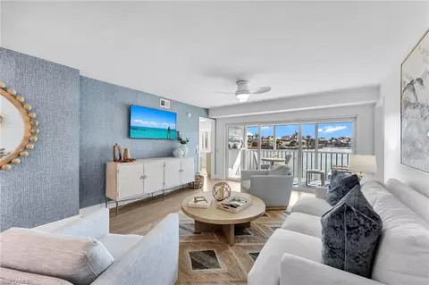 10682 Gulf Shore Dr #101, Naples, FL 34108
