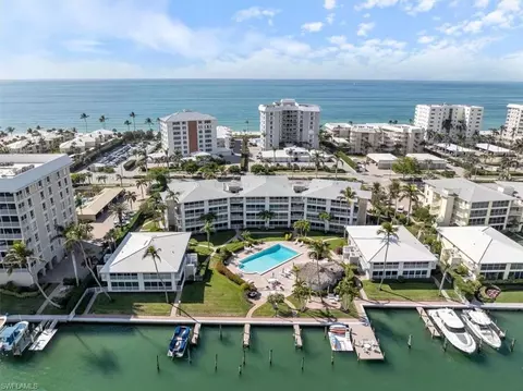 2800 Gulf Shore Blvd N #204, Naples, FL 34103