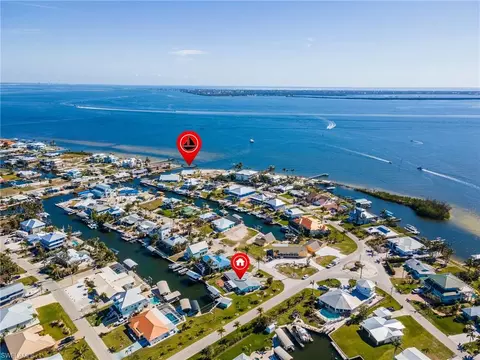 3678 Rita Ln, Saint James City, FL 33956