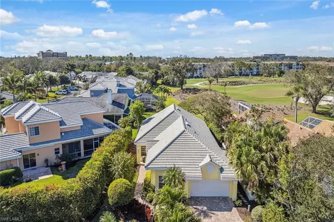 5900 Fountain Dr, Naples, FL 34119