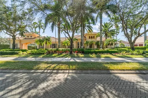 5900 Burnham Rd, Naples, FL 34119