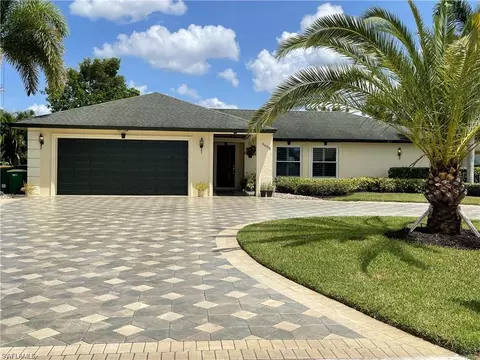 9698 Oxford St, Naples, FL 34109