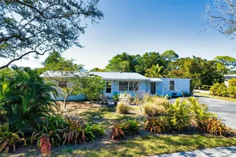 1191 Rordon Ave, Naples, FL 34103