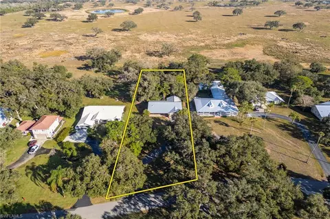 1250 Riverbend Dr, Labelle, FL 33935