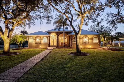 12251 Old Rodeo Dr, Alva, FL 33920