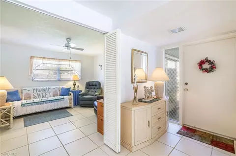 466 Golfview Dr, Naples, FL 34110 photo 4