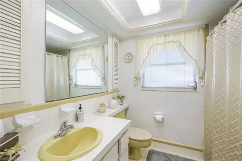 466 Golfview Dr, Naples, FL 34110 photo 22