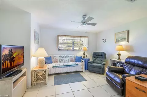 466 Golfview Dr, Naples, FL 34110 photo 6