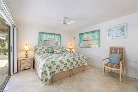 466 Golfview Dr, Naples, FL 34110 photo 17