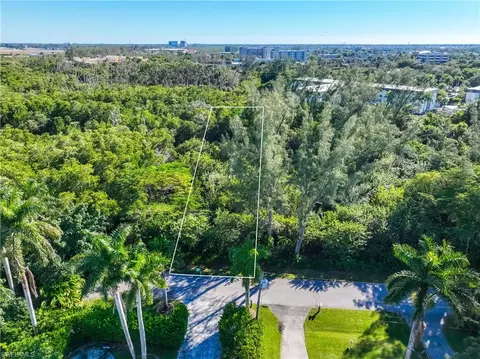1552 Bembury Dr, Naples, FL 34102