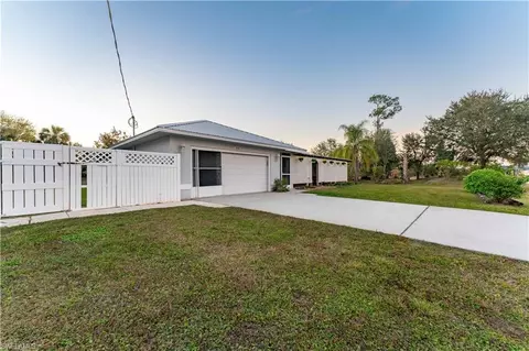 3054 NE Beechwood Cir, Labelle, FL 33935