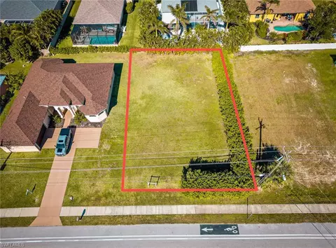 2897 Gleason Pkwy, Cape Coral, FL 33914