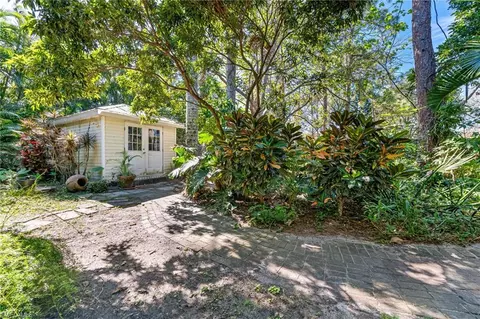 724 Pine Cone Ln, Naples, FL 34104 photo 42