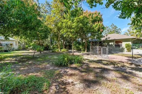 724 Pine Cone Ln, Naples, FL 34104 photo 39