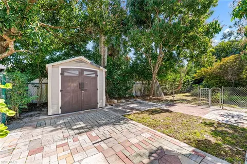 724 Pine Cone Ln, Naples, FL 34104 photo 37