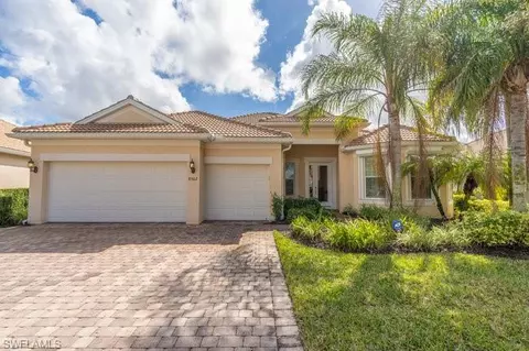 8562 Julia Ln, Naples, FL 34114