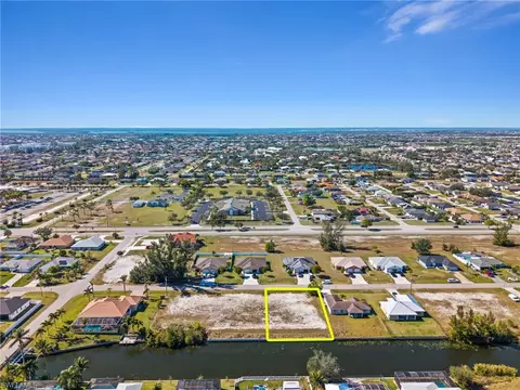 2107 SW 15th Pl, Cape Coral, FL 33991