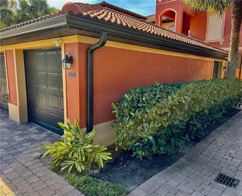 10025 Heather Ln #702, Naples, FL 34119