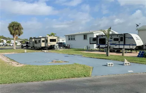 19681 Summerlin Apt 300f Rd, Fort Myers, FL 33908