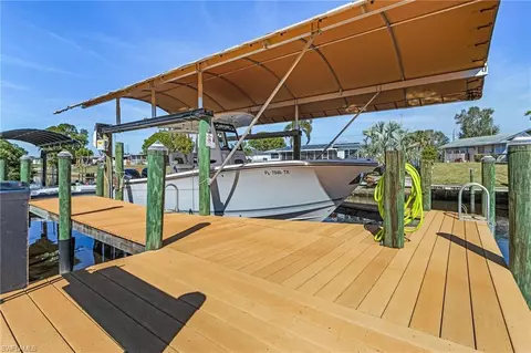 9334 Palm Island Cir, North Fort Myers, FL 33903