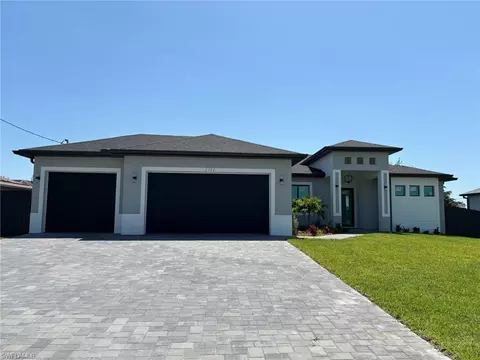 2724 SW 4th Ln, Cape Coral, FL 33991