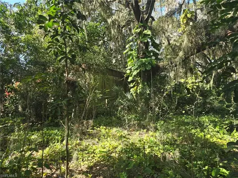 1034 Collier Ln, Moore Haven, FL 33471