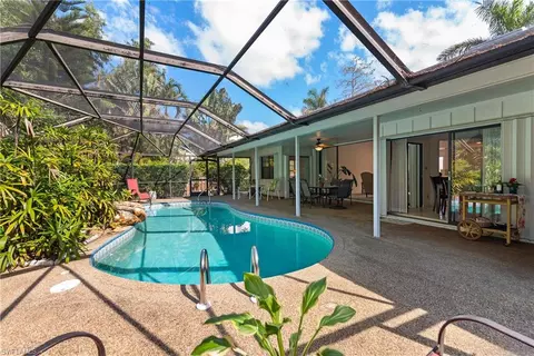 2287 Queens Way, Naples, FL 34112