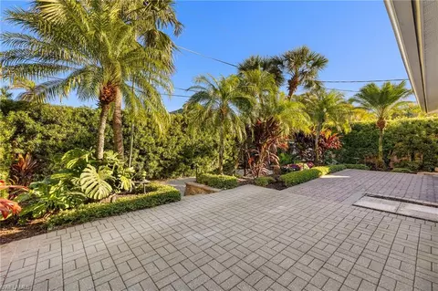 709 97th Ave N, Naples, FL 34108 photo 35