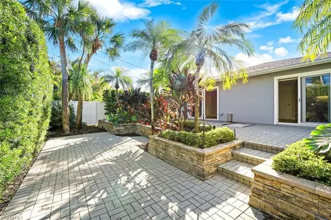 709 97th Ave N, Naples, FL 34108 photo 9