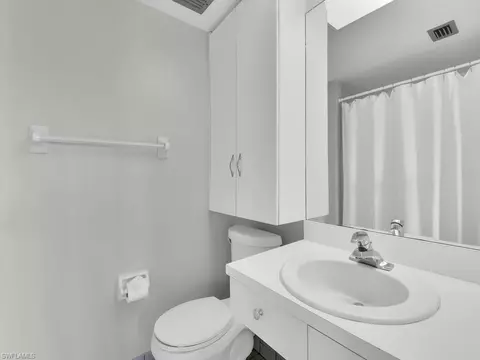 Bath - 37 High Point Cir E #106, Naples, FL 34103 photo 2 of 2