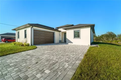 6007 Beth Ave N, Lehigh Acres, FL 33971