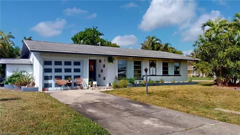 5216 Versailles Ct, Cape Coral, FL 33904