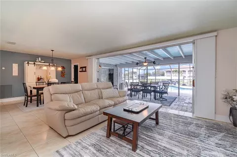 4405 SE 13th Pl, Cape Coral, FL 33904
