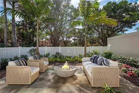 361 3rd Ave S #361, Naples, FL 34102