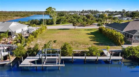 3801 Galt Island Ave, Saint James City, FL 33956