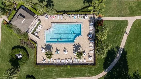 320 Horse Creek Dr #402, Naples, FL 34110