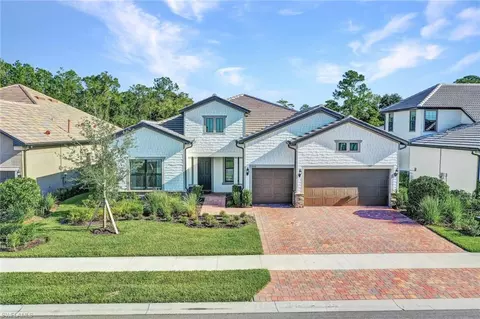 9559 Curlew Dr, Naples, FL 34120