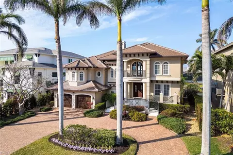 153 Egret Ave, Naples, FL 34108