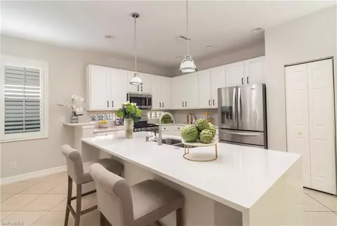 1920 Tarpon Bay Dr N #105, Naples, FL 34119