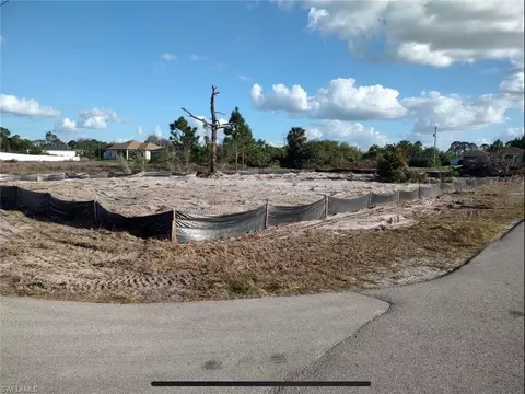 3319 28th St SW, Lehigh Acres, FL 33976